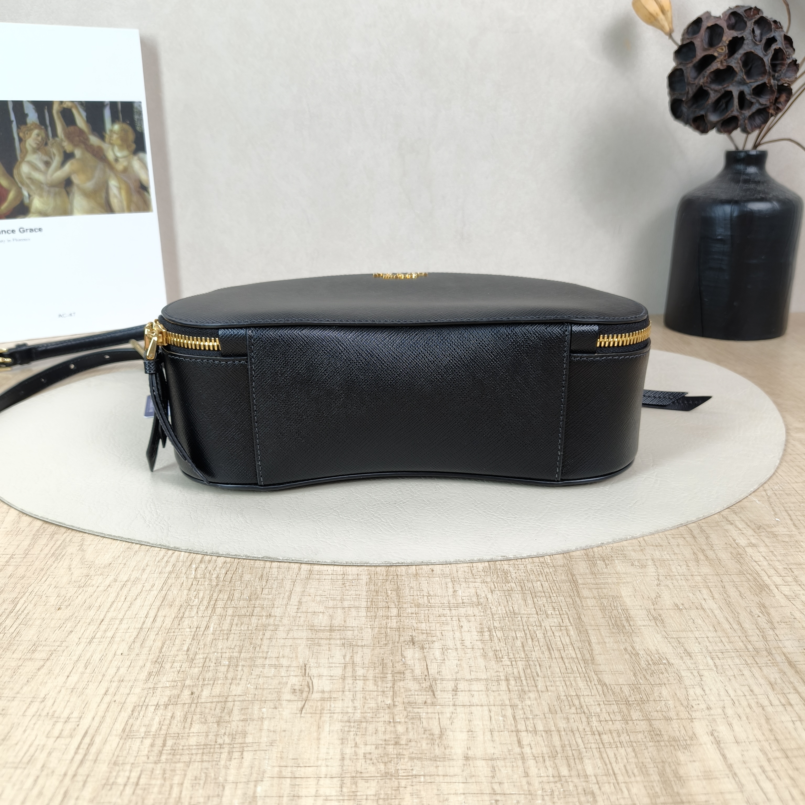 PRADA Shoulder Bag Black Calfskin One Size25 × 8 × 16 cm — cover view 3 of 6