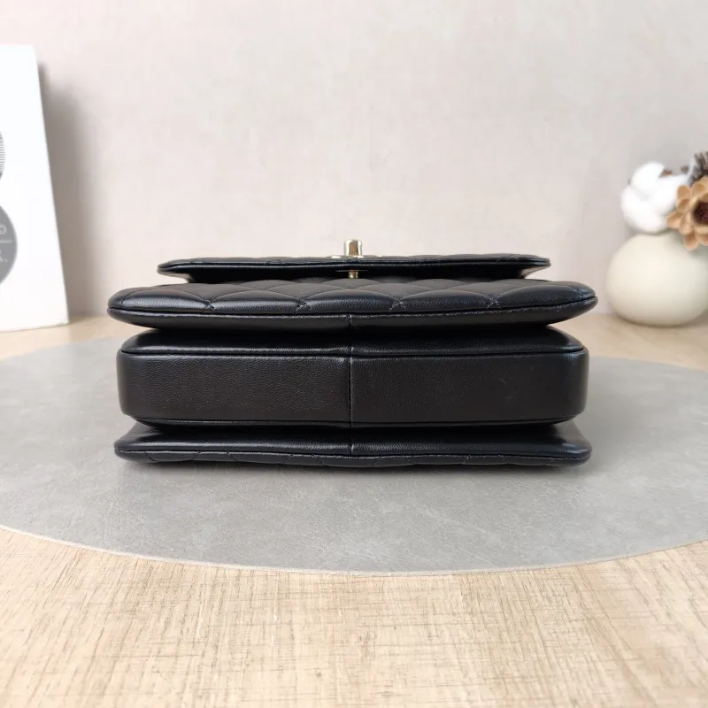 Chanel Top Handle Bag Trendy CC Black Lambskin Mini 19.5 × 8 × 14.5 cm — cover view 2 of 5