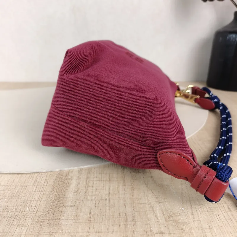 Miumiu Top Handle Bag Spirit Woven Vanity Case Bag Cosmetic Bag Red Canvas One Size 18.5 × 10 × 14 cm — detail view 7 of 11