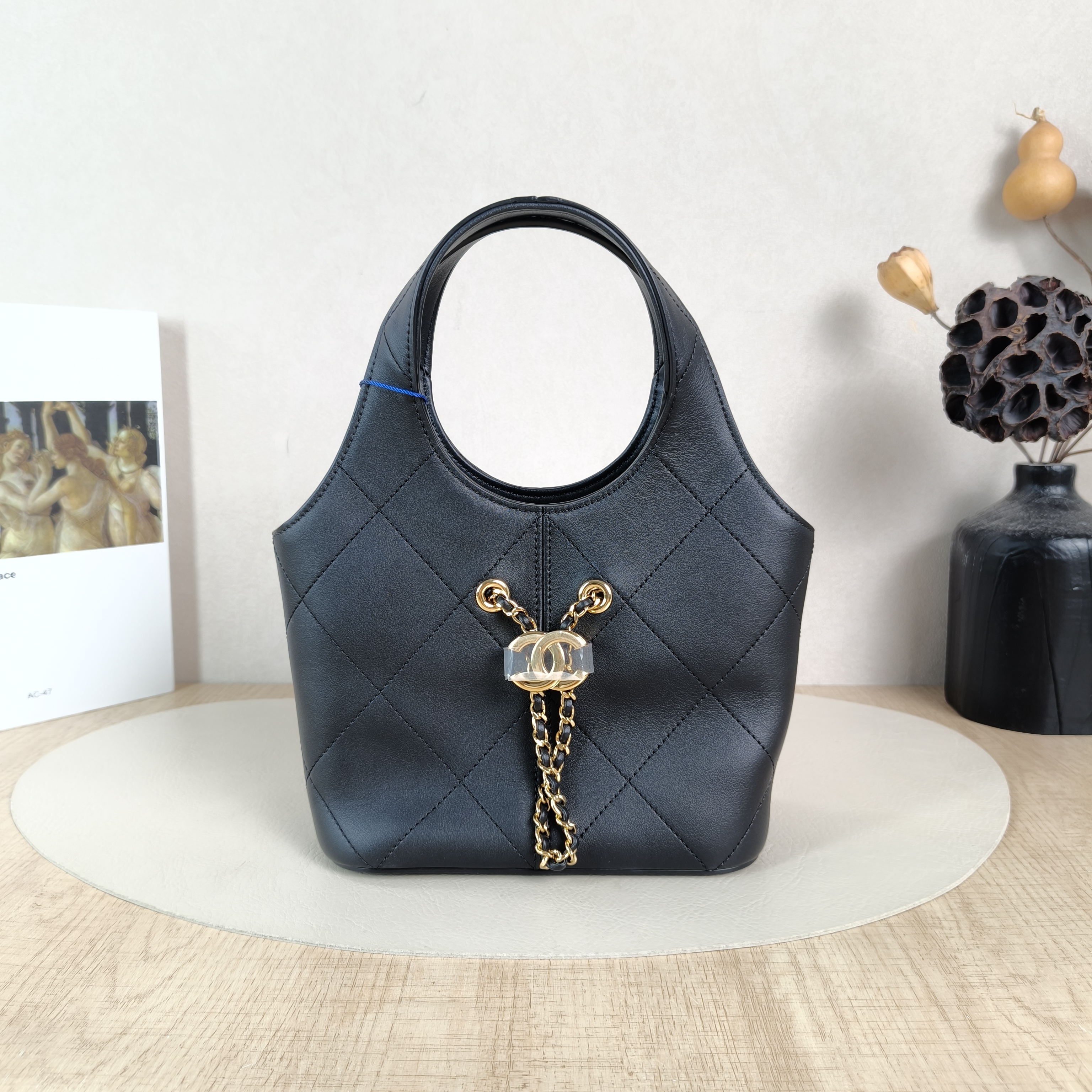 Chanel Top Handle Bag26p hobo Black Calfskin Small21 × 10 × 27.5 cm