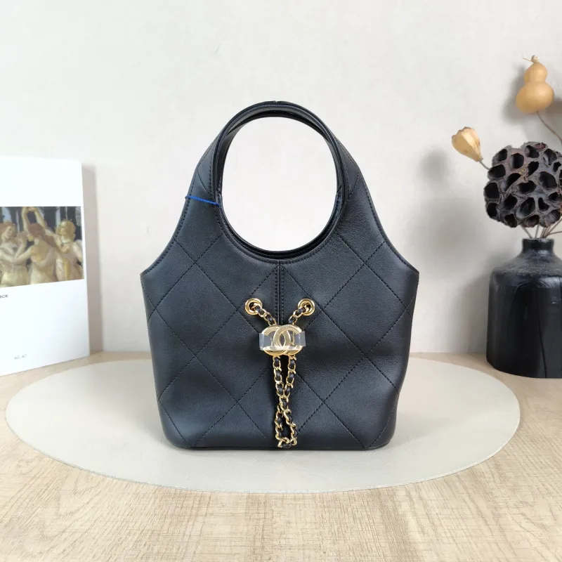 Chanel Top Handle Bag26p hobo Black Calfskin Small21 × 10 × 27.5 cm