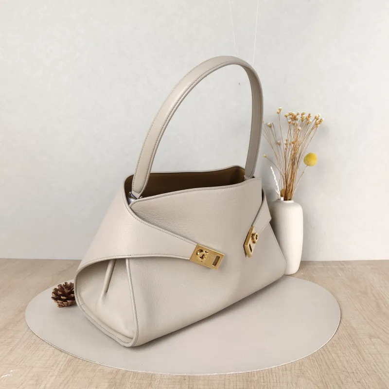 FERRAGAMO Top Handle Bag Tote Bag White Calfskin One Size33 × 15 × 23 cm — cover view 3 of 5
