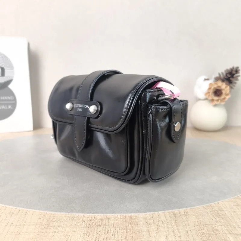 Louis Vuitton Crossbody Bag CARGO Camera Bag Black Calfskinmini23 × 10 × 14 cm — cover view 3 of 5