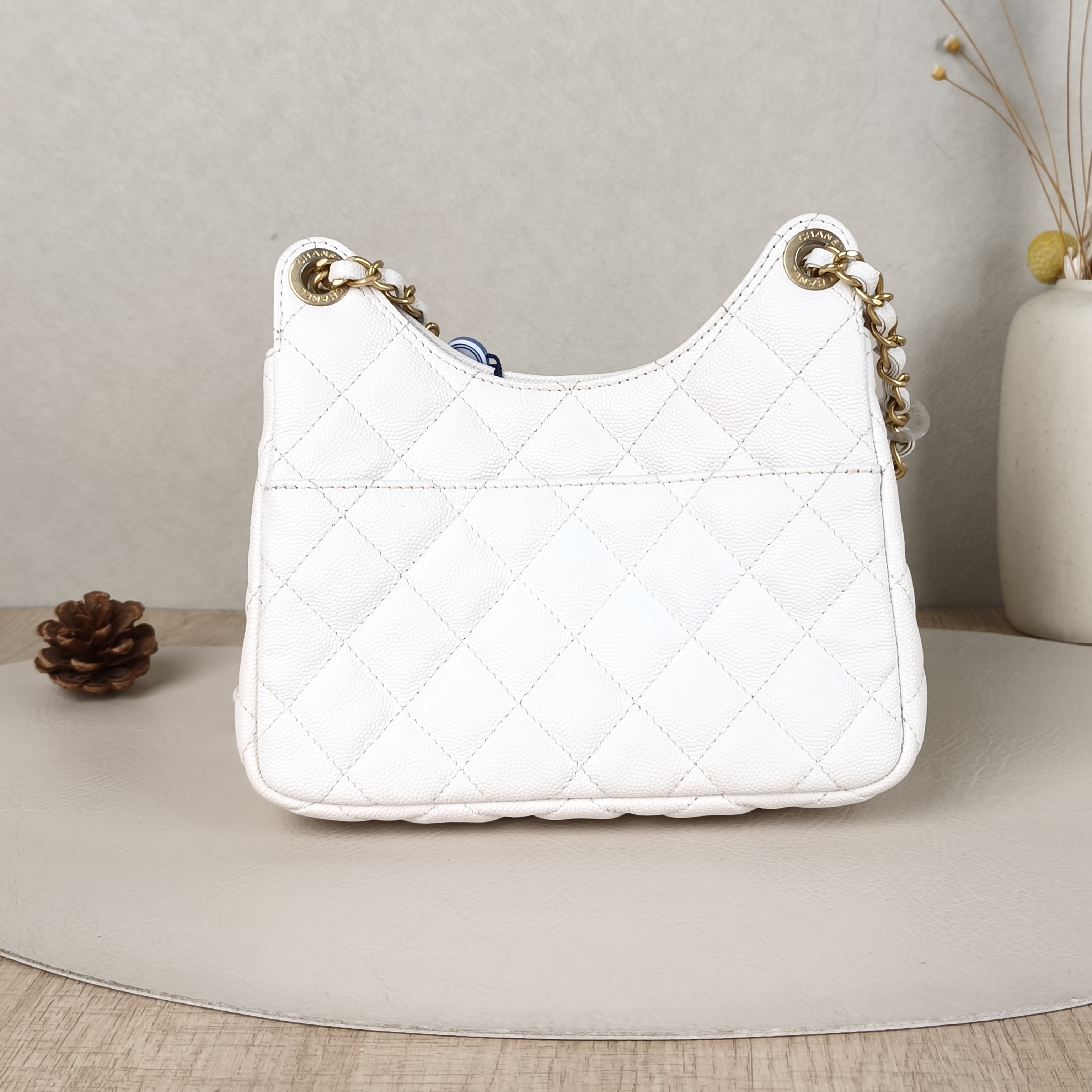 Chanel Crossbody Bag White Grained Calfskin Small19 × 6 × 17 cm — cover view 3 of 5