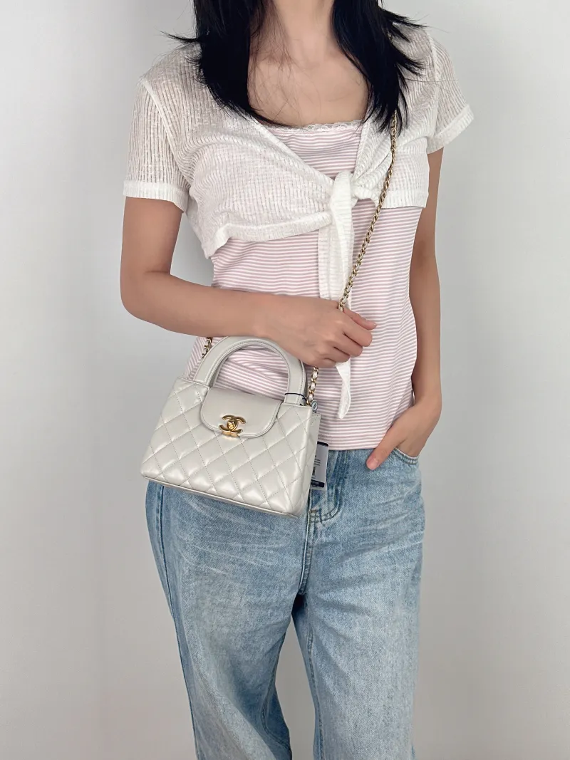 Chanel Crossbody Bag Kelly Grey Waxed Leathermini19 × 7 × 13 cm — on-model view 3 of 3