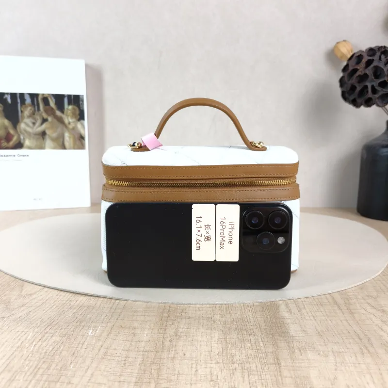 Chanel Crossbody Bag coco-beach Collection lp Blue One Size 19.5 × 5 × 17 cm — cover view 5 of 5