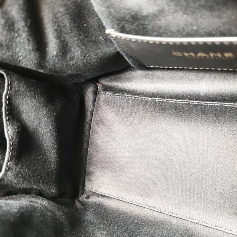 Chanel Shoulder Bag 25Bag Grey Canvas Small 26 × 14 × 30 cm — detail view 9 of 12
