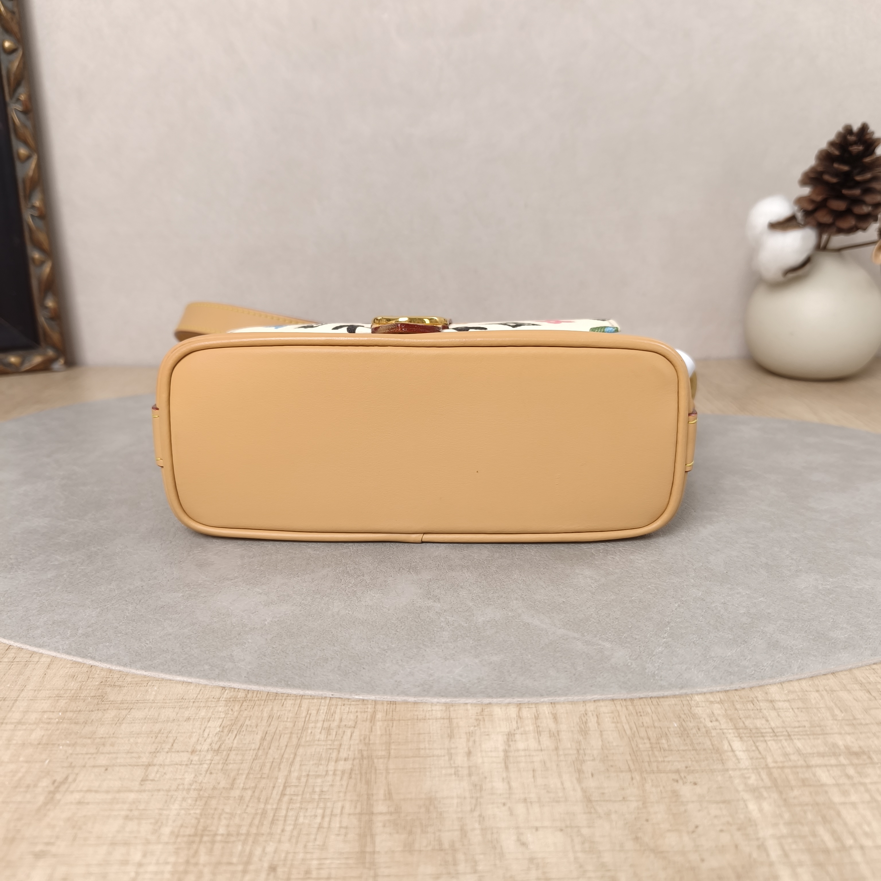 Louis Vuitton Crossbody Bag ENVELOPE Messenger Bag Box Tyler Yellow PV Cmini19 × 7 × 12 cm — cover view 2 of 6