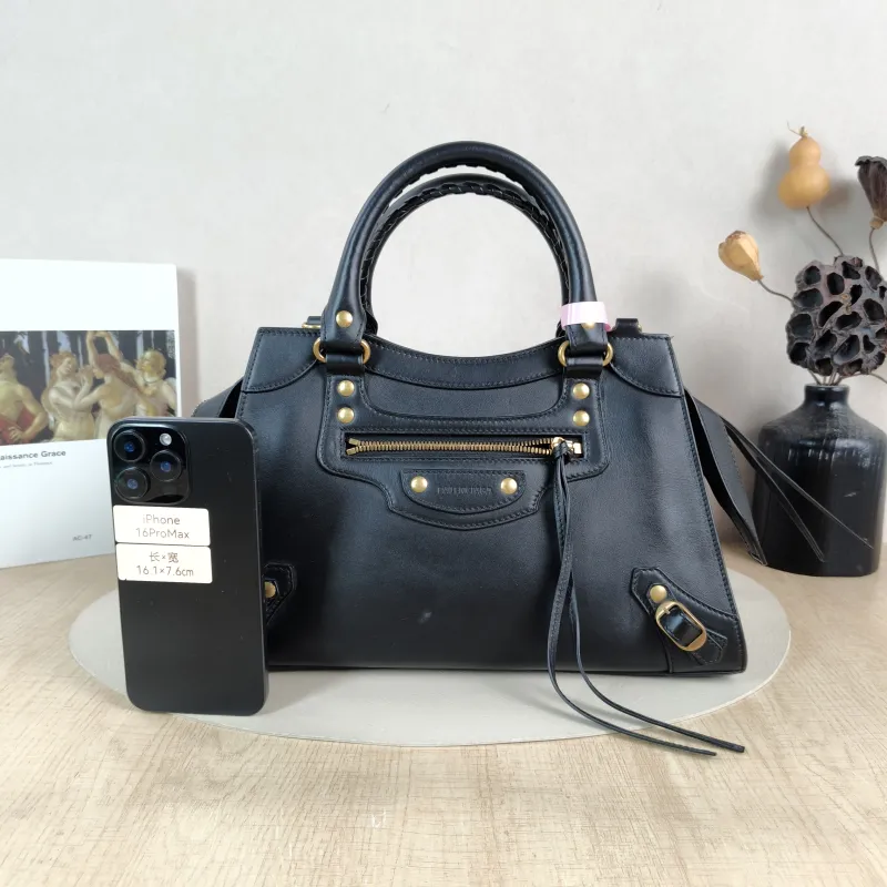 BALENCIAGA Crossbody Bag Neo Classic Black with Gold-Tone Hardware Calfskin Small 33 × 15.5 × 21 cm — cover view 4 of 6