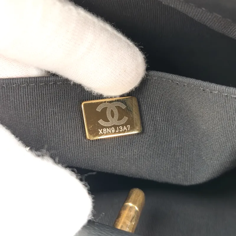 Chanel Shoulder Bag Tote Bag Black Calfskin Large 28 × 11 × 19 cm — detail view 7 of 13