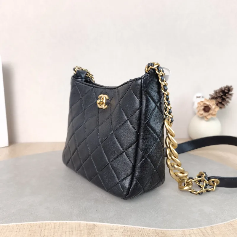 Chanel Shoulder Bag hobo Black Lambskin One Size 19 × 8 × 17 cm — cover view 4 of 5