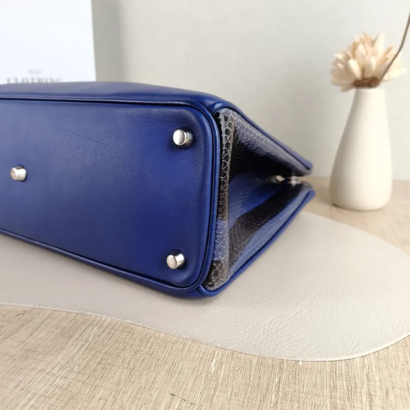 DIOR Top Handle Bag issimo Tote Bag Navy Calfskin · Medium 32 × 11 × 23 cm — detail view 5 of 10