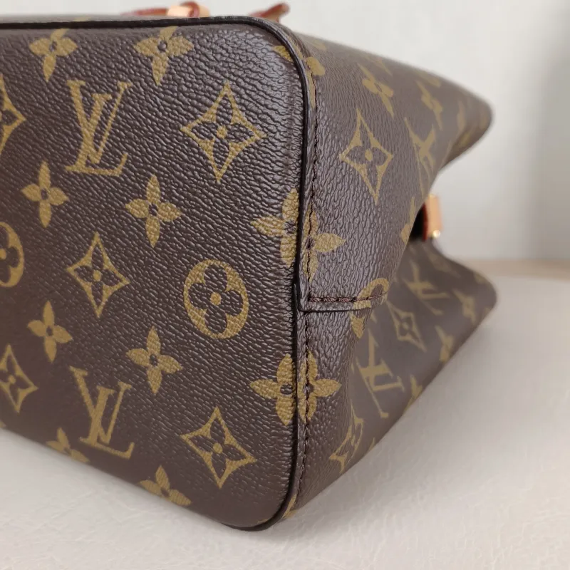 Louis Vuitton Crossbody Bag NÉONOÉ Bucket Bag BB Monogram PVC BB 20 × 13 × 20 cm — detail view 6 of 11