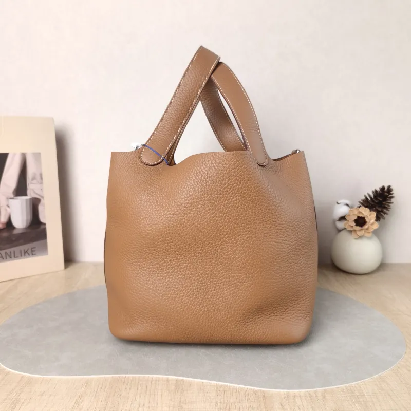 Hermès Top Handle Bag Picotin Lock 22 22 37 Brown TC Calfskin Medium 22 × 17 × 21 cm W — detail view 3 of 12