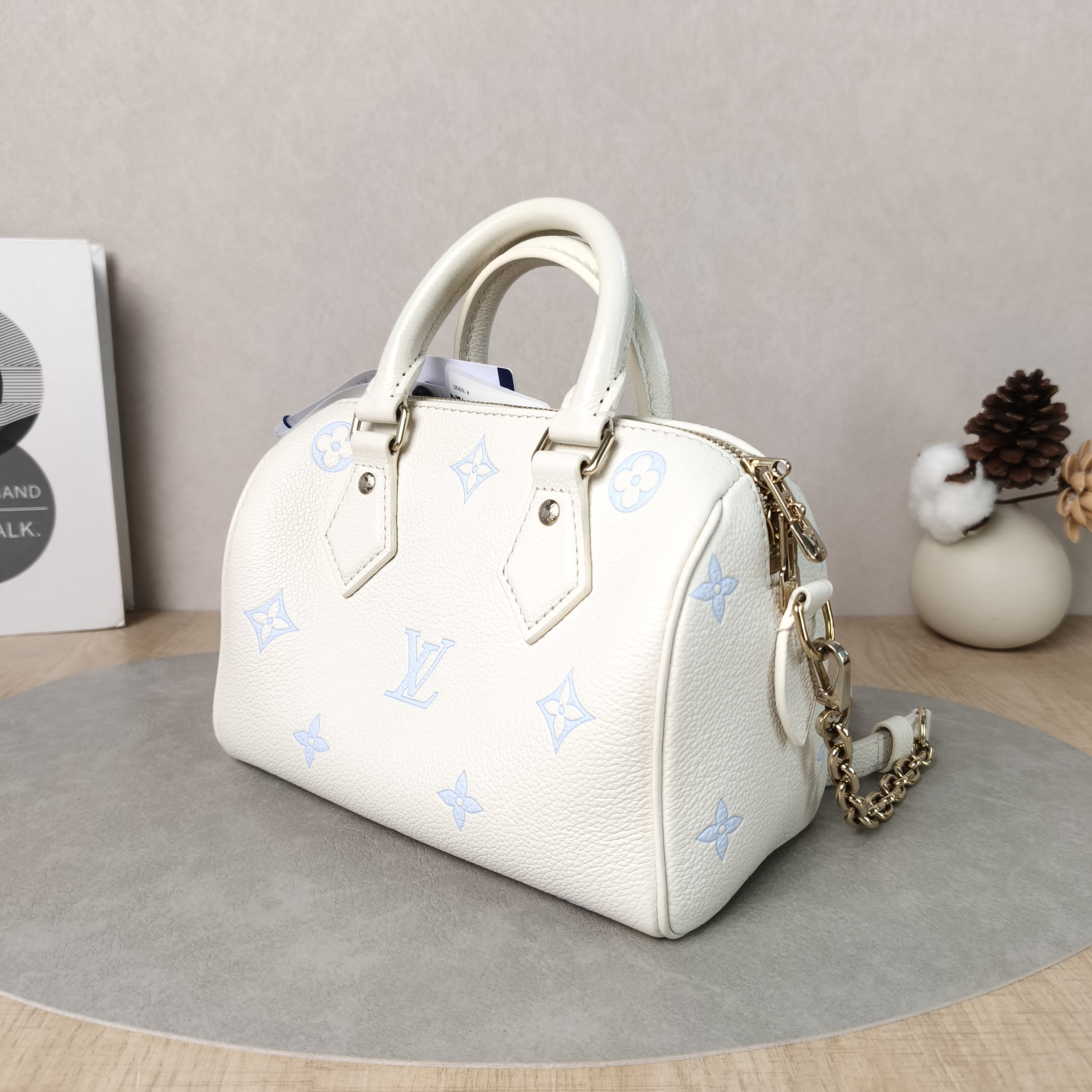 Louis Vuitton Crossbody Bag Speedy20 White · Blue Calfskin One Size20.5 × 12 × 13.5 cm — cover view 4 of 6