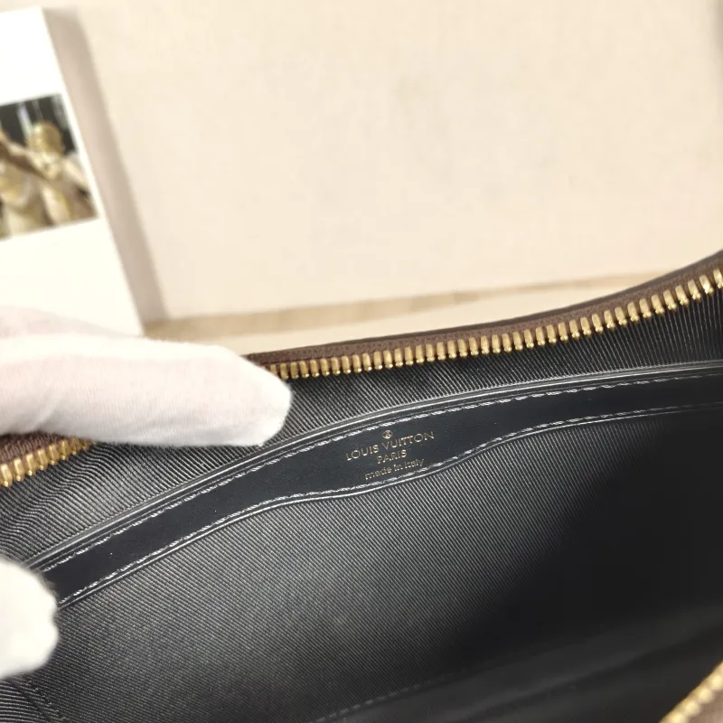 Louis Vuitton Crossbody Bag Boulogne PVC Small 26 × 9.5 × 16 cm — detail view 11 of 11