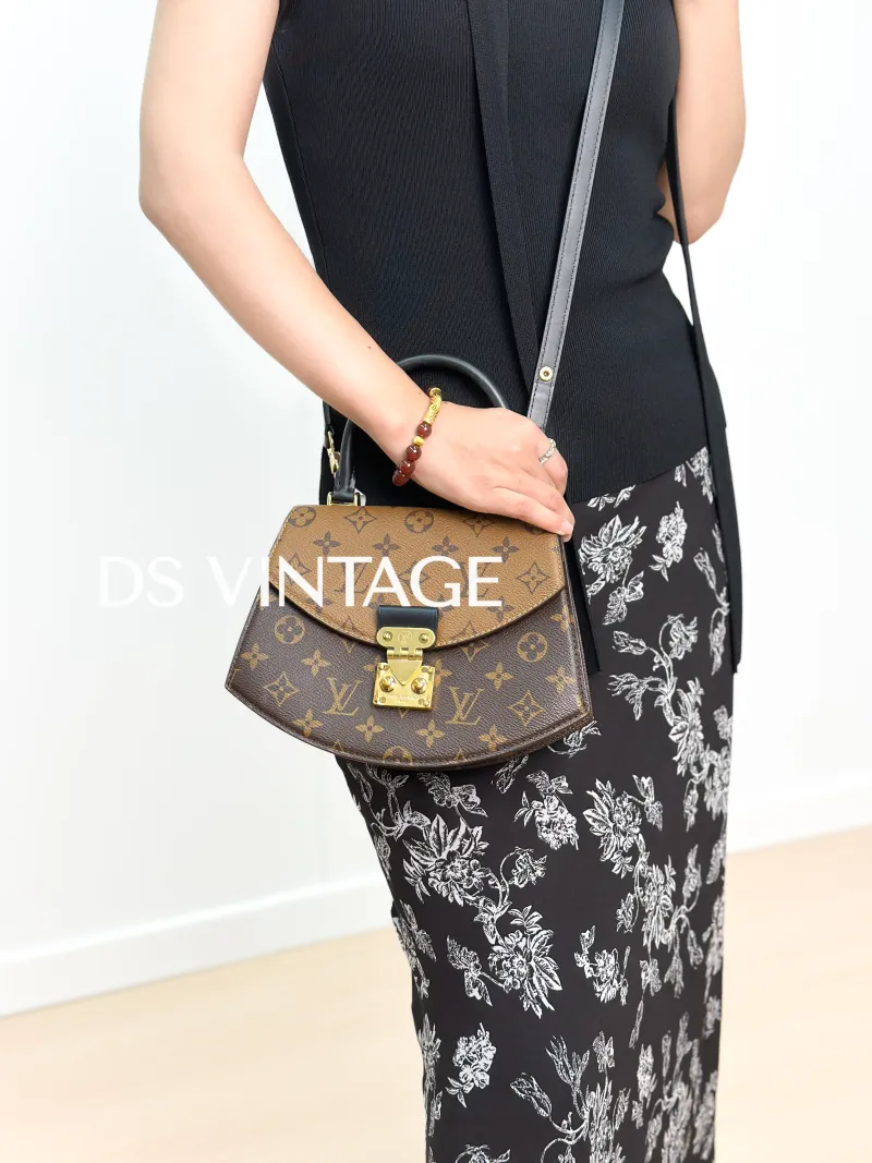 Louis Vuitton Crossbody Bag Tilsitt Monogram PVC Medium24 × 7 × 18 cm — on-model view 2 of 4