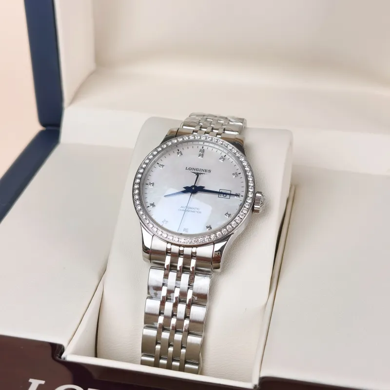 LONGINES Watch Collection Watch Diamond 30mm — cover view 6 of 12