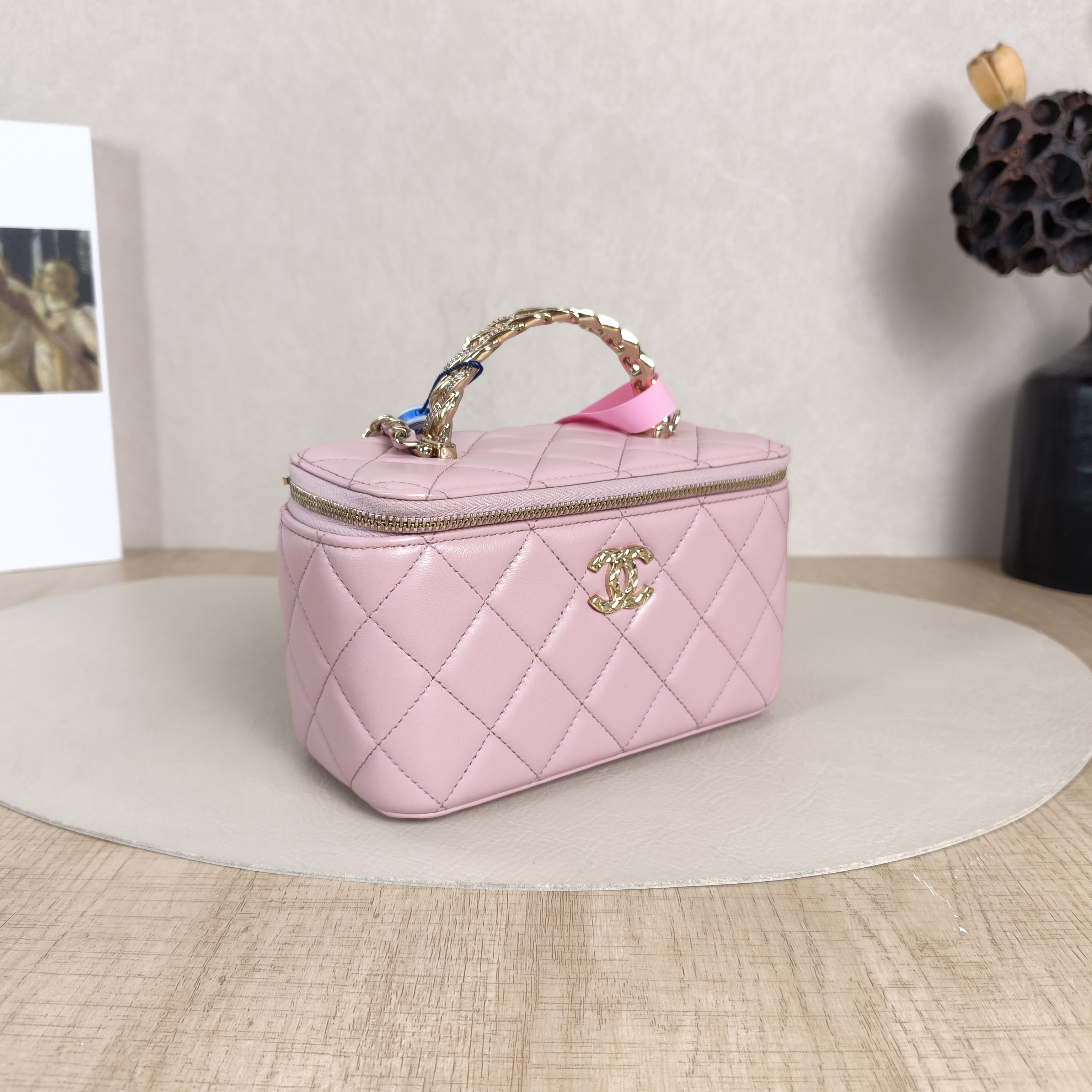 Chanel Crossbody Bag Edition Pink Lambskinmini16 × 8 × 9.5 cm — cover view 5 of 5
