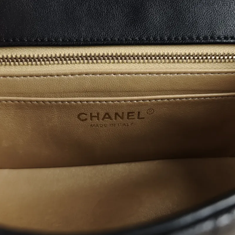 Chanel Crossbody Bag c mini Black Lambskin mini20 × 6 × 12 cm — detail view 9 of 12