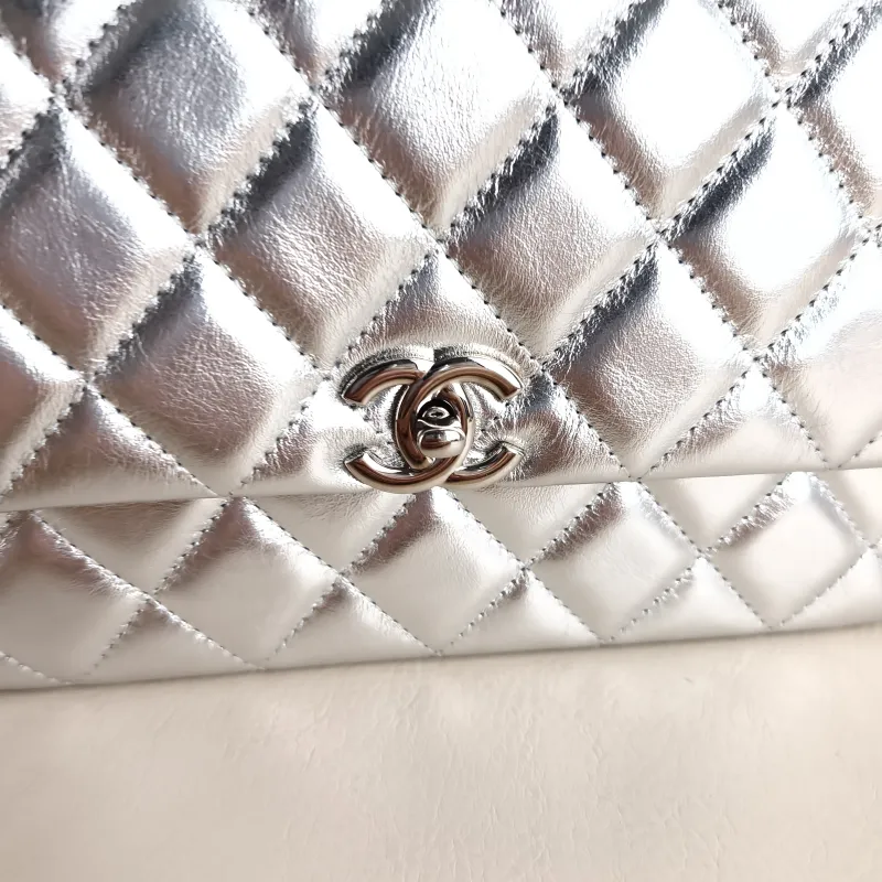 Chanel Crossbody Bag Crossbody Bag Silver Calfskin One Size 23 × 5.5 × 14 cm — detail view 7 of 11
