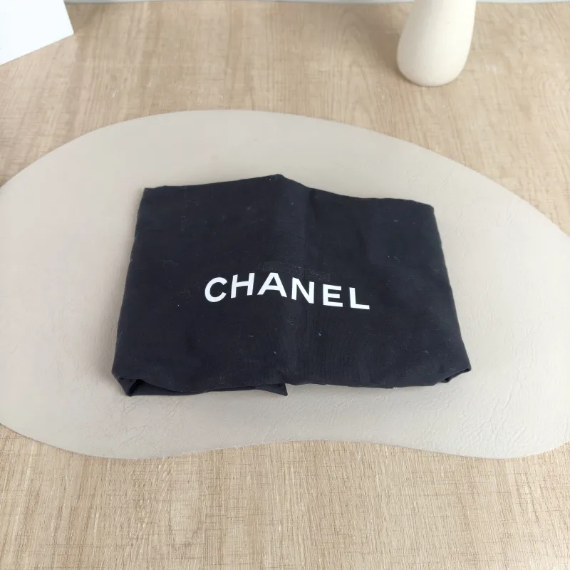 Chanel Shoulder Bag 22Bag Black CC alfskin Mini 20 × 6 × 19 cm — detail view 3 of 12