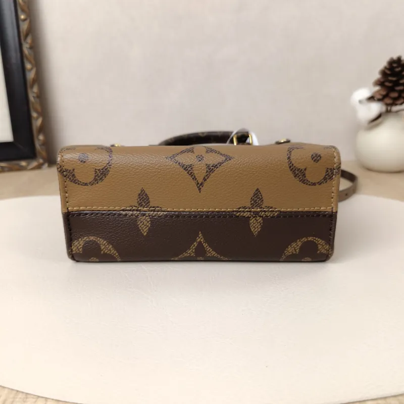 Louis Vuitton Crossbody Bag Onthego BB Monogram PVCBB18 × 8.5 × 15 cm — cover view 4 of 9