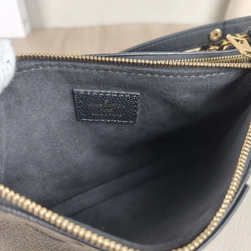 Louis Vuitton Crossbody Bag Multi Pochette Accessoires Black Calfskin Small25 × 4.5 × 14.5 cm — detail view 6 of 8
