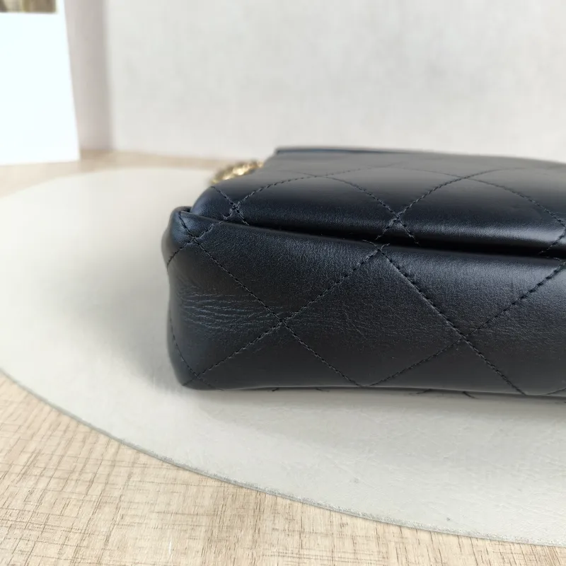 Chanel Crossbody Bag c Logo Black Calfskin One Size 23 × 7.5 × 16 cm — detail view 1 of 13