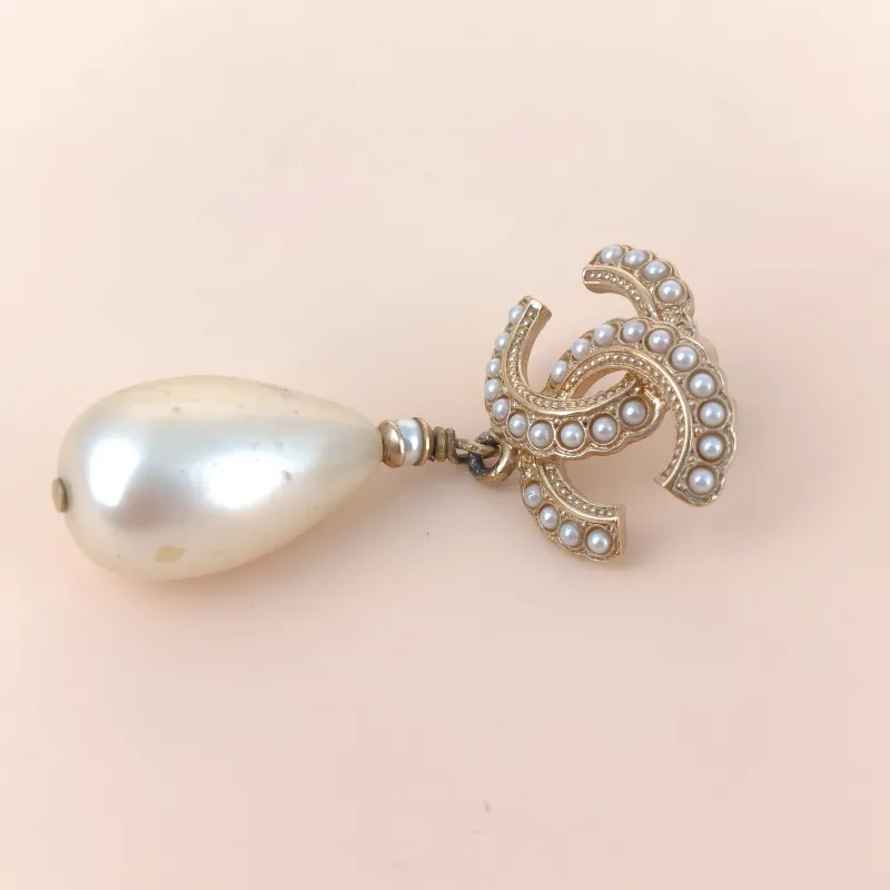 Chanel Earrings c Pearl Earrings Gold One Size — cover view 8 of 8