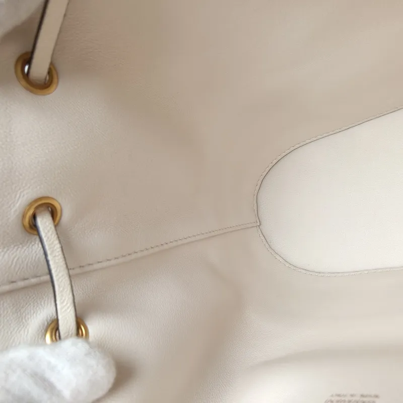 Valentino Shoulder Bag Bucket Bag White Calfskin 20 × 8.5 × 18 cm — detail view 7 of 11