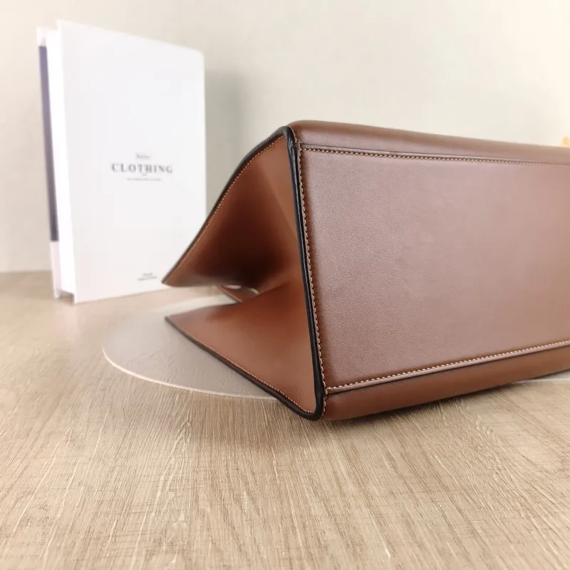 CELINE Shoulder Bag Cabas 16 Tote Bag Caramel Calfskin Large 37 × 14 × 26 cm — detail view 1 of 11