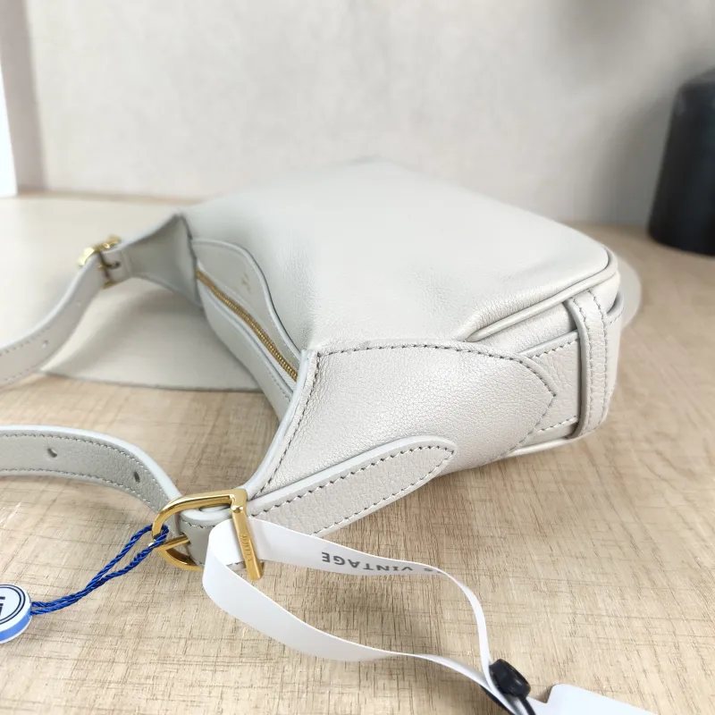 CELINE Shoulder Bag Romy Hobo Shoulder Bag White CC alfskin Small 20 × 5.5 × 15 cm — detail view 12 of 12