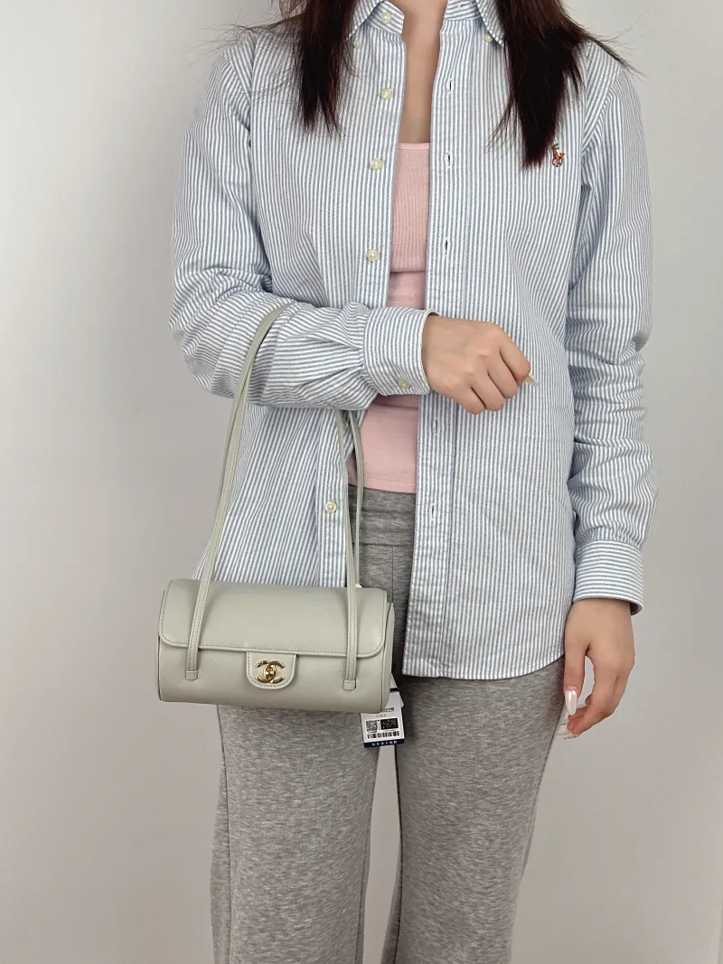 Chanel Shoulder Bag preppy coco Bowling Bag Green Calfskin Small 20.5 × 10 × 10 cm — on-model view 2 of 2