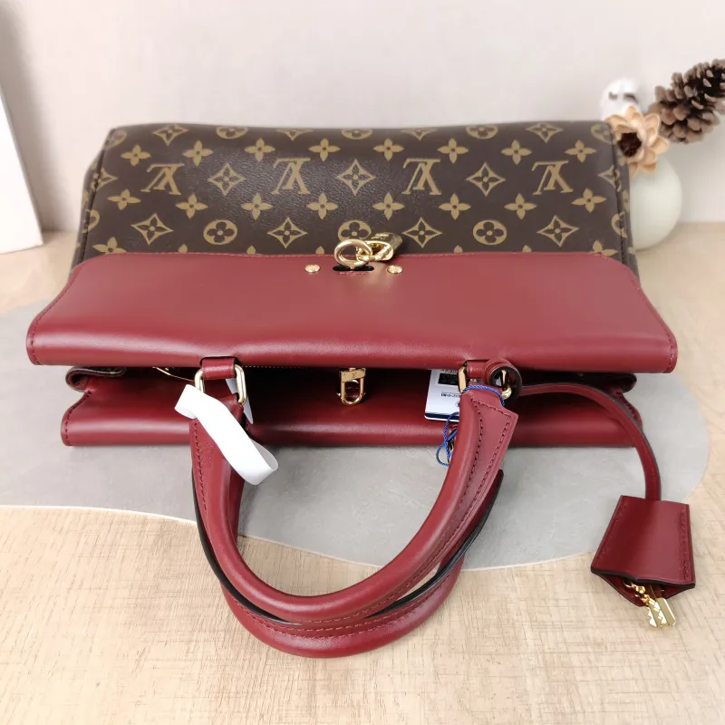 Louis Vuitton Shoulder Bag Venus Red PVC · Calfskin 34 × 12 × 22 cm — detail view 4 of 12