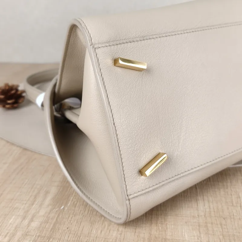 FERRAGAMO Top Handle Bag Tote Bag White Calfskin One Size33 × 15 × 23 cm — detail view 2 of 11