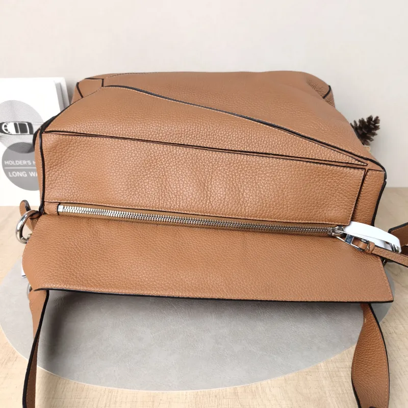 LOEWE Crossbody Bag Puzzle Brown Calfskin Large36 × 20 × 22 cm — detail view 11 of 13