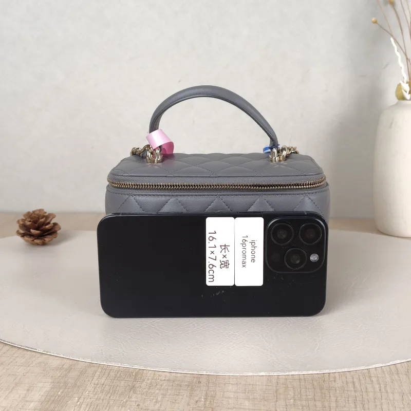Chanel Crossbody Bag Edition Grey Lambskinmini16 × 8 × 9.5 cm — cover view 2 of 5