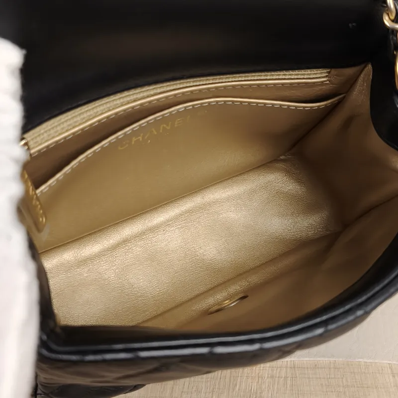Chanel Crossbody Bag Black Lambskin One Size17 × 8 × 13.5 cm Conditioned — detail view 14 of 16