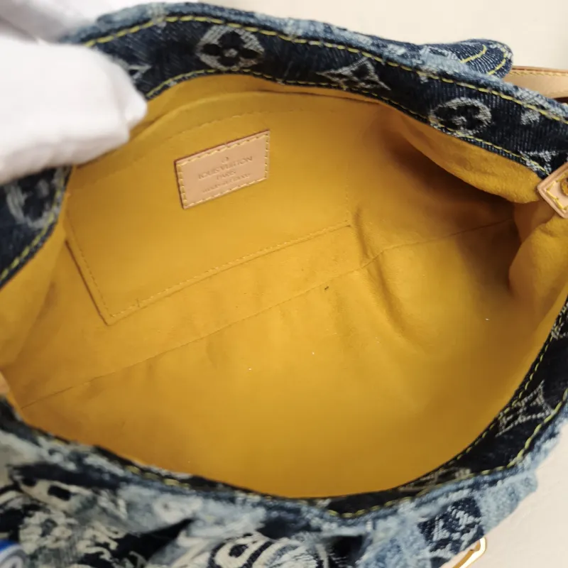 Louis Vuitton Shoulder Bag Vintage Shoulder Bag Blue One Size26 × 5 × 14 cm — detail view 7 of 12