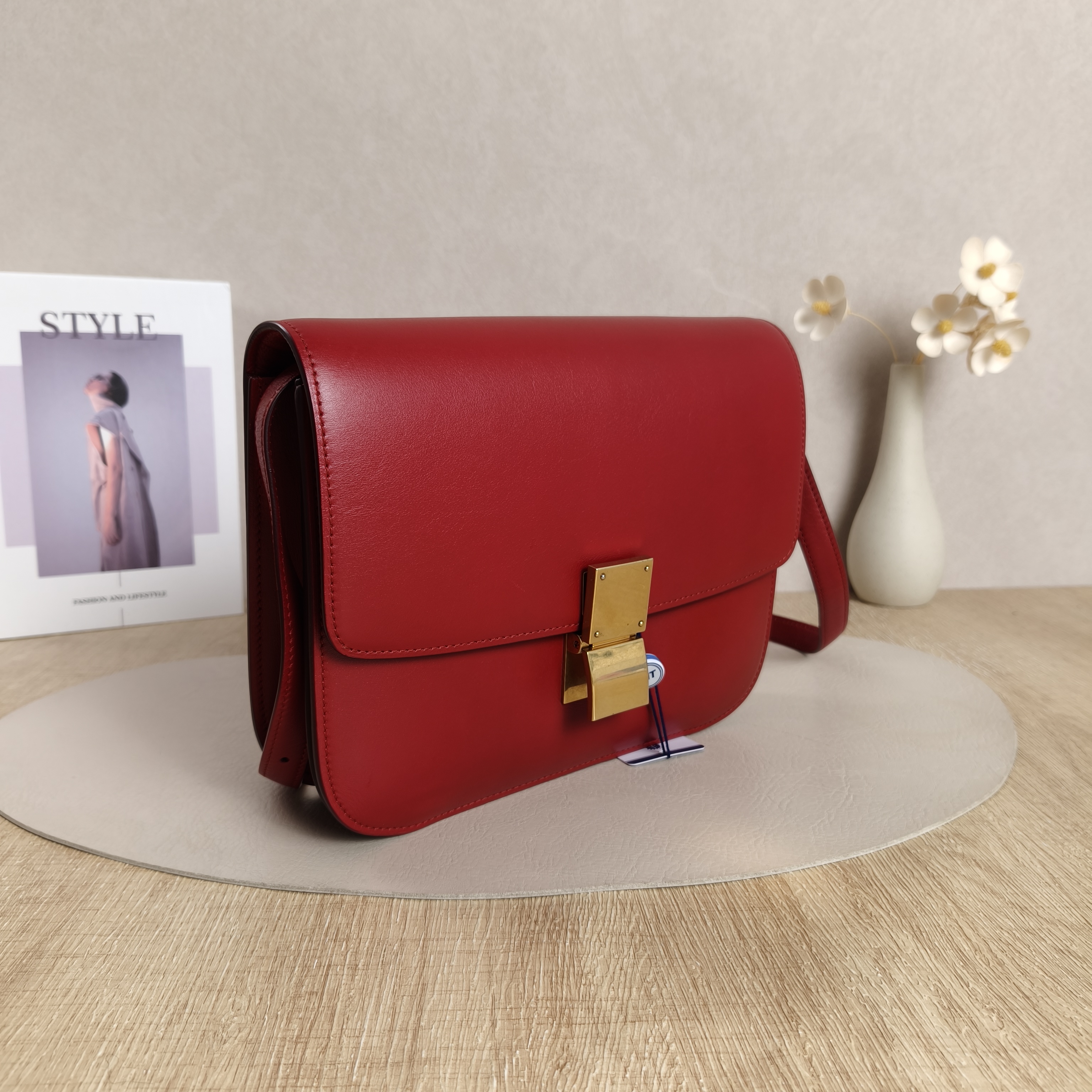 CELINE Crossbody Bag Classic Box Red Calfskin Medium24 × 7 × 18 cm — cover view 7 of 12