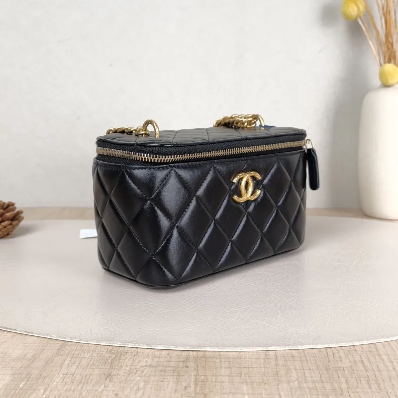 Chanel Crossbody Bag Edition Black Lambskin One Size 17 × 8 × 9.5 cm Conditioned — cover view 3 of 6