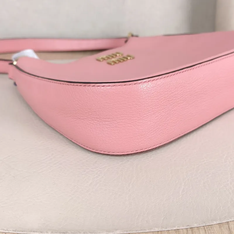 Miumiu Shoulder Bag Shoulder Bag Pink Calfskin 22 × 5 × 17 cm — detail view 5 of 9