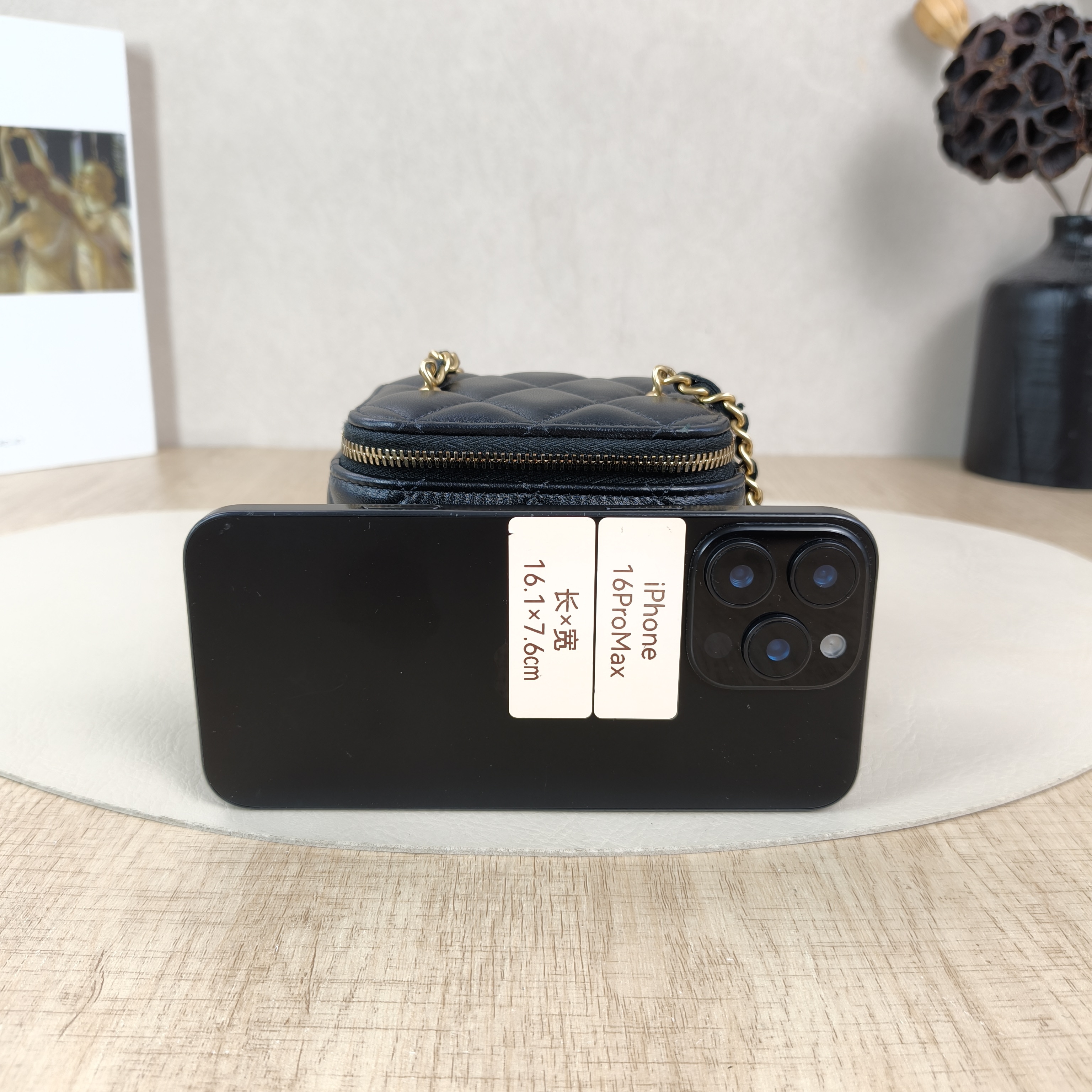 Chanel Crossbody Bag Edition Black Lambskin One Size11 × 7 × 9 cm — cover view 3 of 5