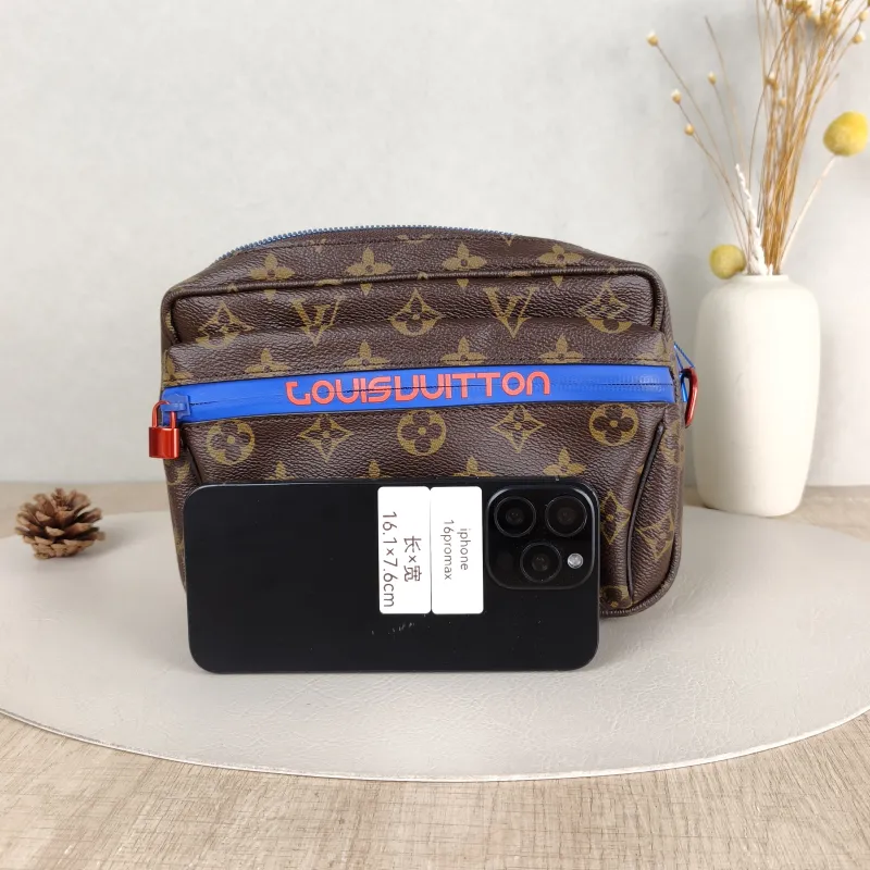 Louis Vuitton Belt Bag Shoulder Bag Monogram PVC One Size22 × 5 × 16 cm — cover view 2 of 5