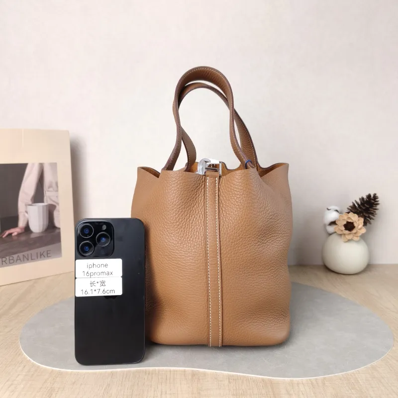 Hermès Top Handle Bag Picotin Lock 22 22 37 Brown TC Calfskin Medium 22 × 17 × 21 cm W — cover view 4 of 6