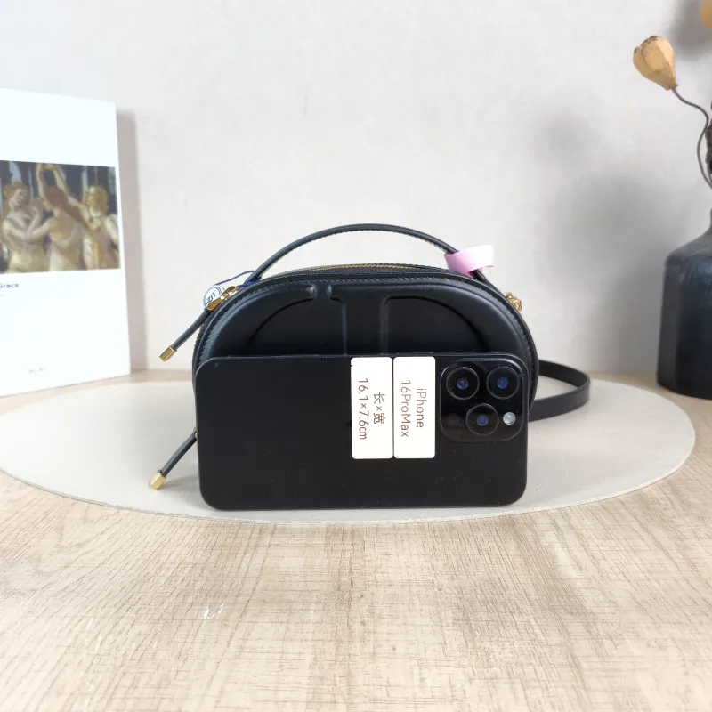 DIOR Shoulder Bag CD Signature Camera Bag Black Calfskin One Size18 × 6.5 × 11 cm — cover view 4 of 5