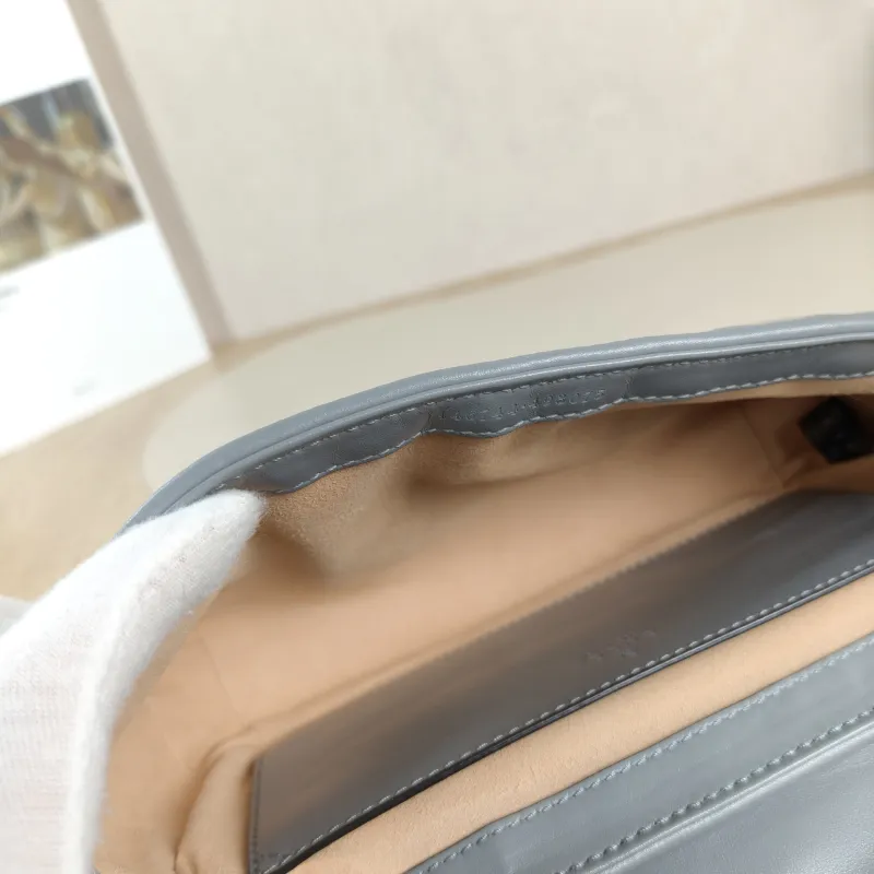 GUCCI Crossbody Bag GG Marmont Small Marmont 22 Grey Calfskin Small 22 × 6 × 13 cm Conditioned — detail view 6 of 11