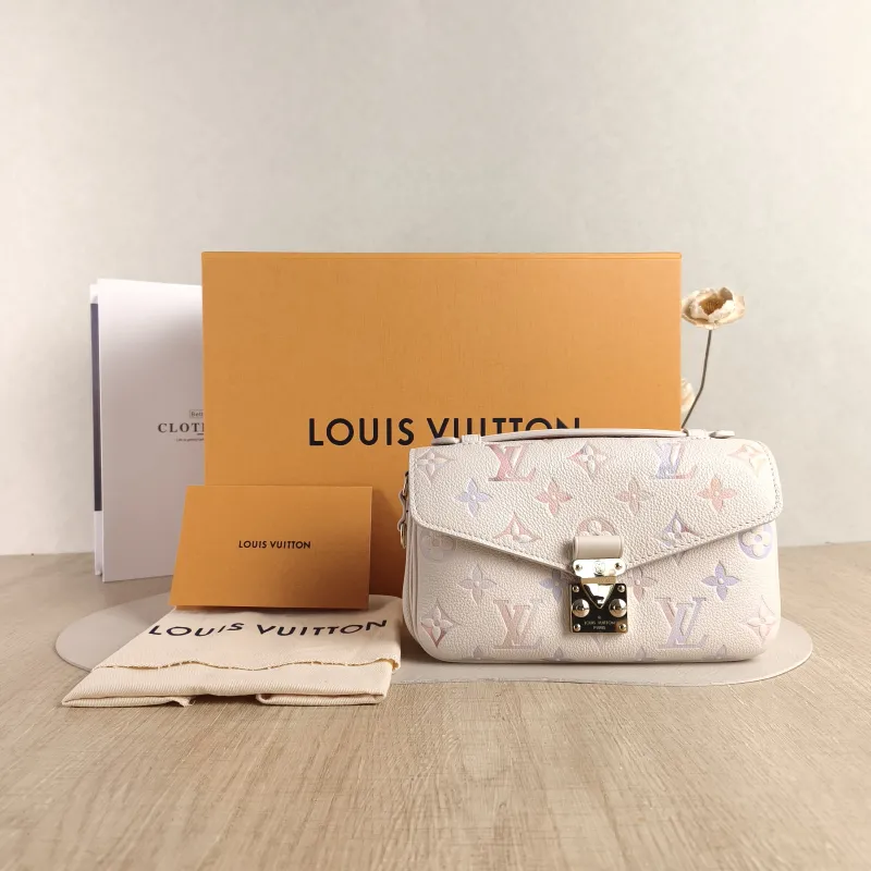 Louis Vuitton Crossbody Bag Pochette Métis East West Empreinte Embossed Calfskin Small 21.5 × 6 × 13.5 cm — cover view 6 of 6