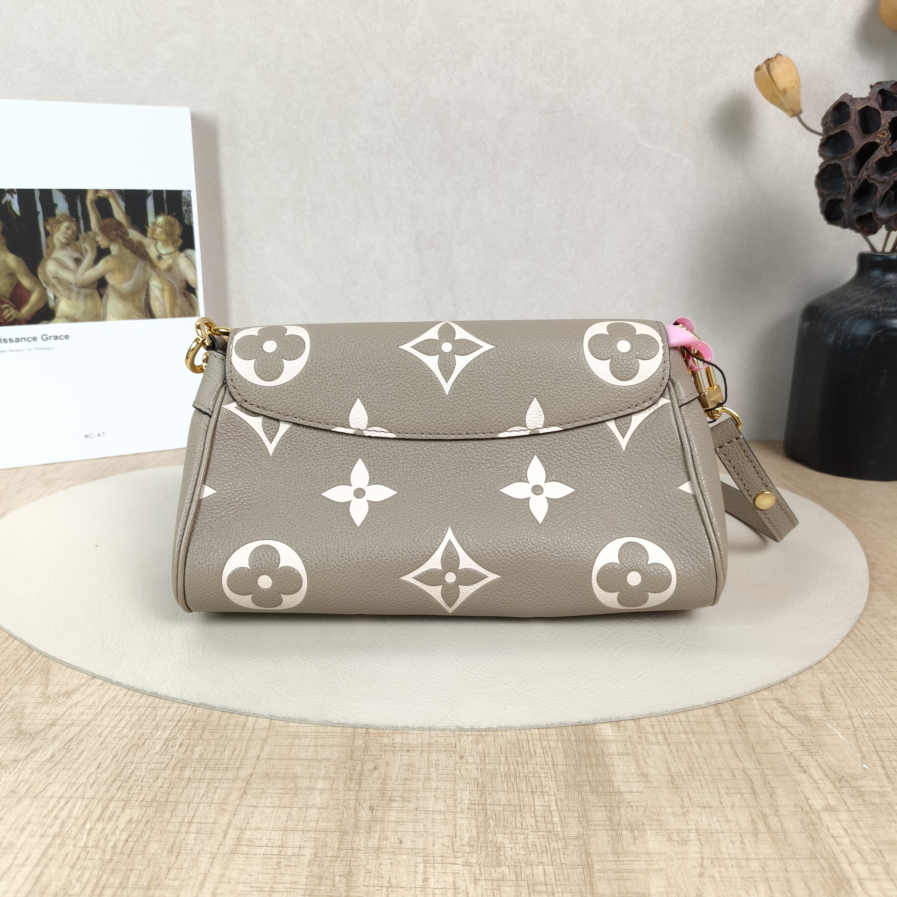 Louis Vuitton Crossbody Bag Favorite Empreinte Embossed Calfskin Monogram Medium24 × 9 × 14 cm — cover view 3 of 5